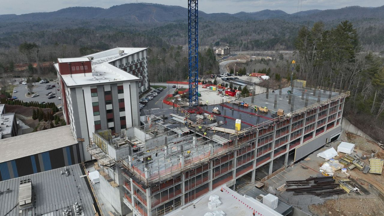 Casino & Entertainment Complex Roofing